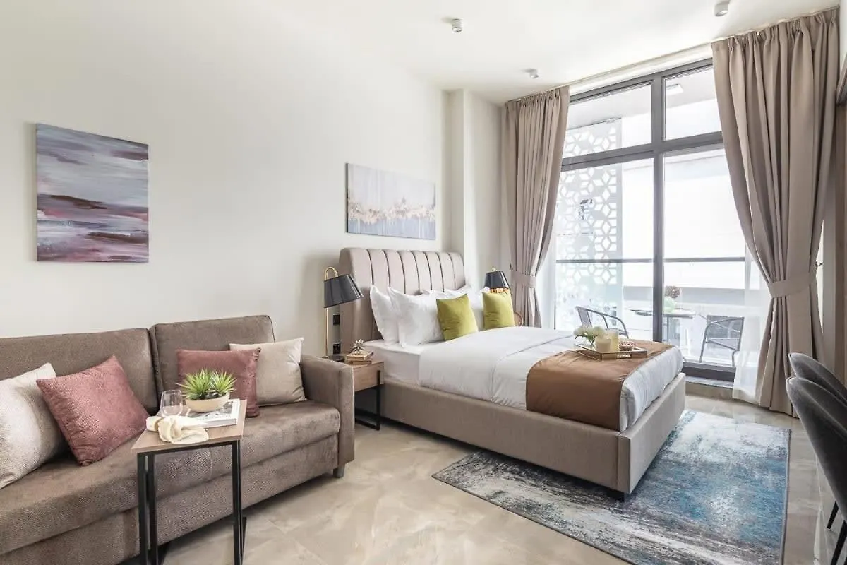 Frank Porter - Majestique Residence 2 Dubai